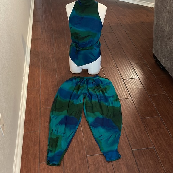 Dianne B. Cygne Design Outfit - Picture 5 of 8